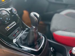 Ford Fiesta 2016 ST LINE -RED EDITION-thumb-25