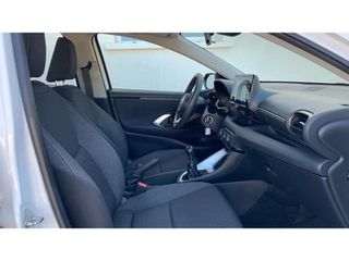 Toyota Yaris 2023 ACTIVE STEEL-thumb-10