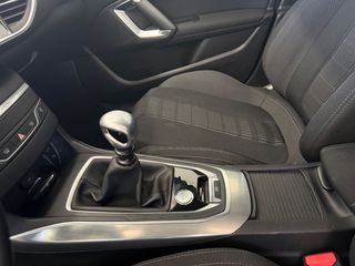 Peugeot 308 2017 ALLURE 55.051 KM! 130HP-thumb-31
