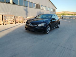 Mercedes-Benz A 180 2015 AMG LINE, AUTO-thumb-1