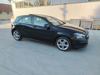Mercedes-Benz A 180 2015 AMG LINE, AUTO-thumb-2