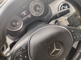 Mercedes-Benz A 180 2015 AMG LINE, AUTO-thumb-27