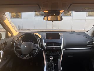 Mitsubishi Eclipse Cross 2019 TURBO-thumb-8