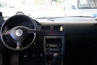 Volkswagen Bora 2003-thumb-11