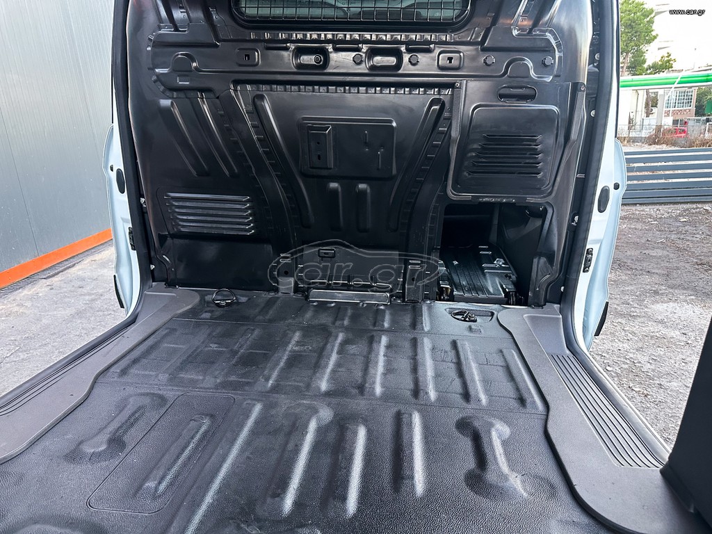 Ford Transit thumbnail 17