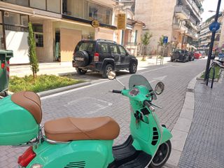 Vespa GTS 300 2010 SUPER SPORT-thumb-1