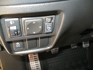 Nissan Juke 2011 1.6 DIG-T   190 IP-thumb-10