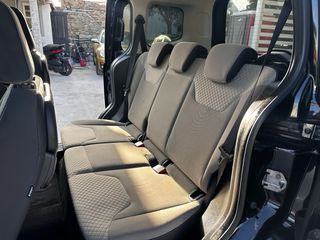 Ford Tourneo Courier 2017-thumb-7