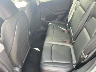 Tesla Model Y 2022 LONG RANGE-thumb-6