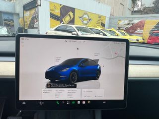 Tesla Model Y 2022 LONG RANGE-thumb-11