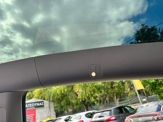 Tesla Model Y 2022 LONG RANGE-thumb-13