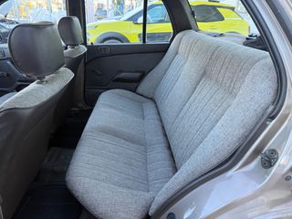 Mitsubishi Lancer 1990 1.2-thumb-10