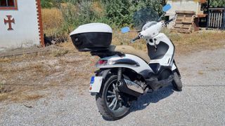 Piaggio Beverly 300i 2010-thumb-5