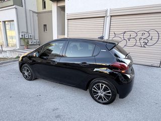 Peugeot 208 2015-thumb-3