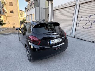 Peugeot 208 2015-thumb-5