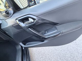 Peugeot 208 2015-thumb-11