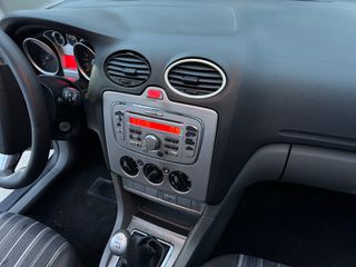 Ford Focus 2008-thumb-16