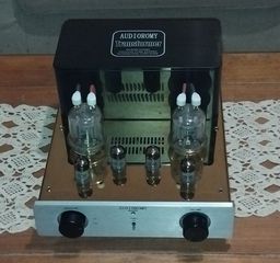 ΛΑΜΠΑΤΟΣ ΕΝΙΣΧΥΤΗΣ AUDIOROMY M-828 A Integrated Amplifier