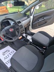 Fiat Grande Punto 2012-thumb-8
