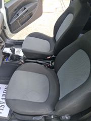 Fiat Grande Punto 2012-thumb-17