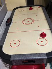 air hockey