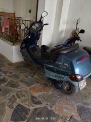 Piaggio Hexagon 250 1999 Scooter-thumb-2