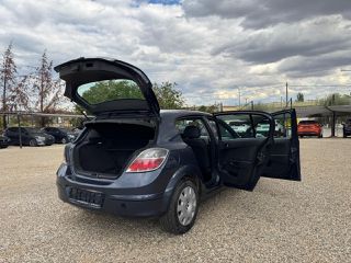 Opel Astra 2007-thumb-20