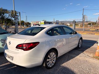 Opel Astra 2013 SEDAN-thumb-3