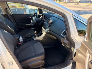 Opel Astra 2013 SEDAN-thumb-5