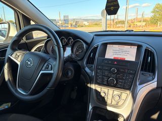 Opel Astra 2013 SEDAN-thumb-6