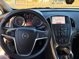 Opel Astra 2013 SEDAN-thumb-7