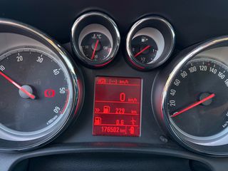 Opel Astra 2013 SEDAN-thumb-10