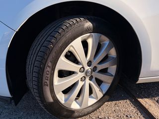 Opel Astra 2013 SEDAN-thumb-13