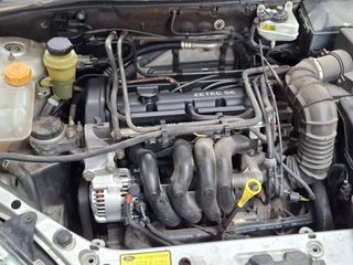 Ford Focus 2002 FOCUS 1.6 5D-thumb-3