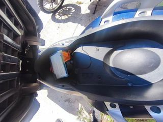 Yamaha XMAX 125 2013-thumb-6