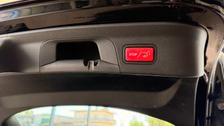 Mercedes-Benz GLC 220 2018 4 matic-thumb-5