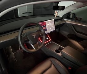 Tesla Model Y 2023 LONG RANGE DUAL MOTOR-thumb-10