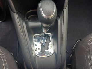 Peugeot 208 2019-thumb-12