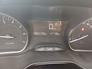 Peugeot 208 2019-thumb-15