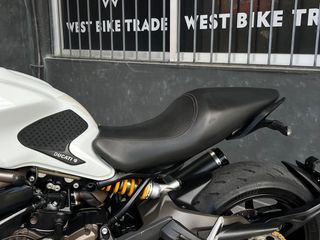 Ducati Monster 1200S 2016-thumb-10