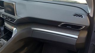 Peugeot 3008 2019-thumb-9