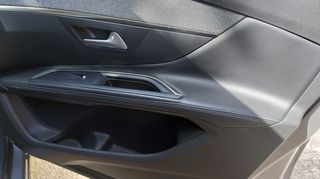 Peugeot 3008 2019-thumb-11