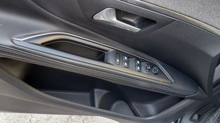 Peugeot 3008 2019-thumb-19