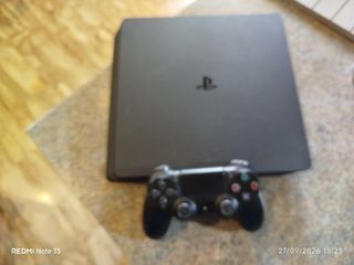 Κονσόλα PS4 slim