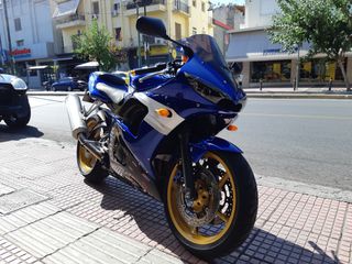 Yamaha YZF-R6 2004-thumb-1