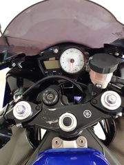 Yamaha YZF-R6 2004-thumb-9