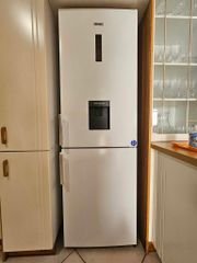 Ψυγειοκαταψύκτης Delonghi DFCD60W20G White