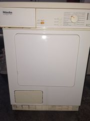 Πωλείται στεγνωτήριο ρούχων miele