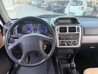 Mitsubishi Pajero Pinin 2004-thumb-12