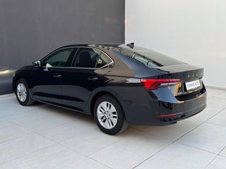 Skoda Octavia 2023-thumb-5